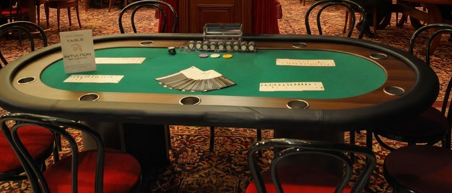 Table de poker tapis vert
